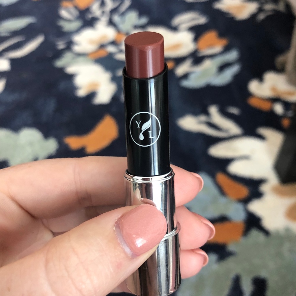 Young Living - Cinnamint Infused Lipstick - Muse